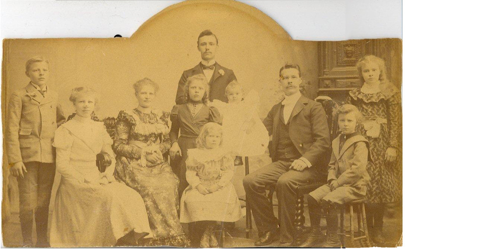 smLeigh photo 1..jpg